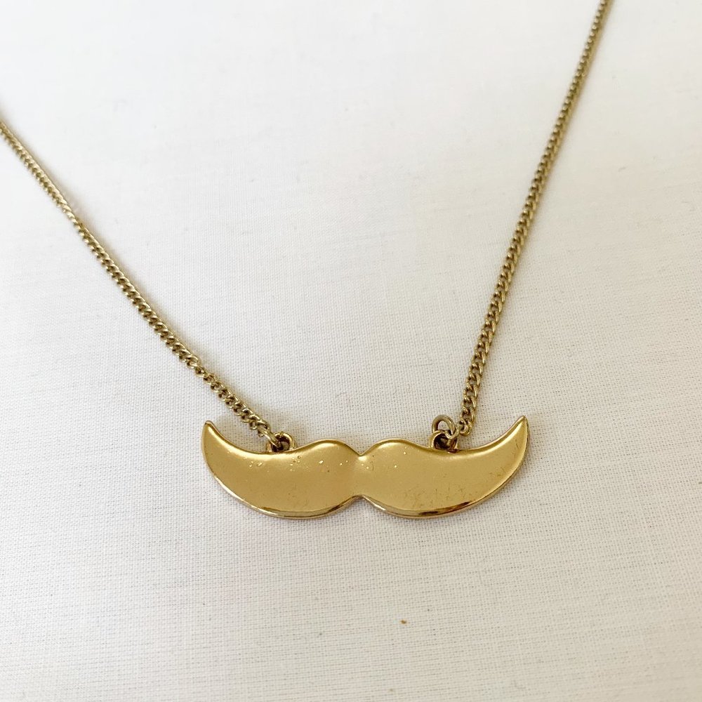FOREVER 21 | GOLD MOUSTACHE DAINTY NECKLACE